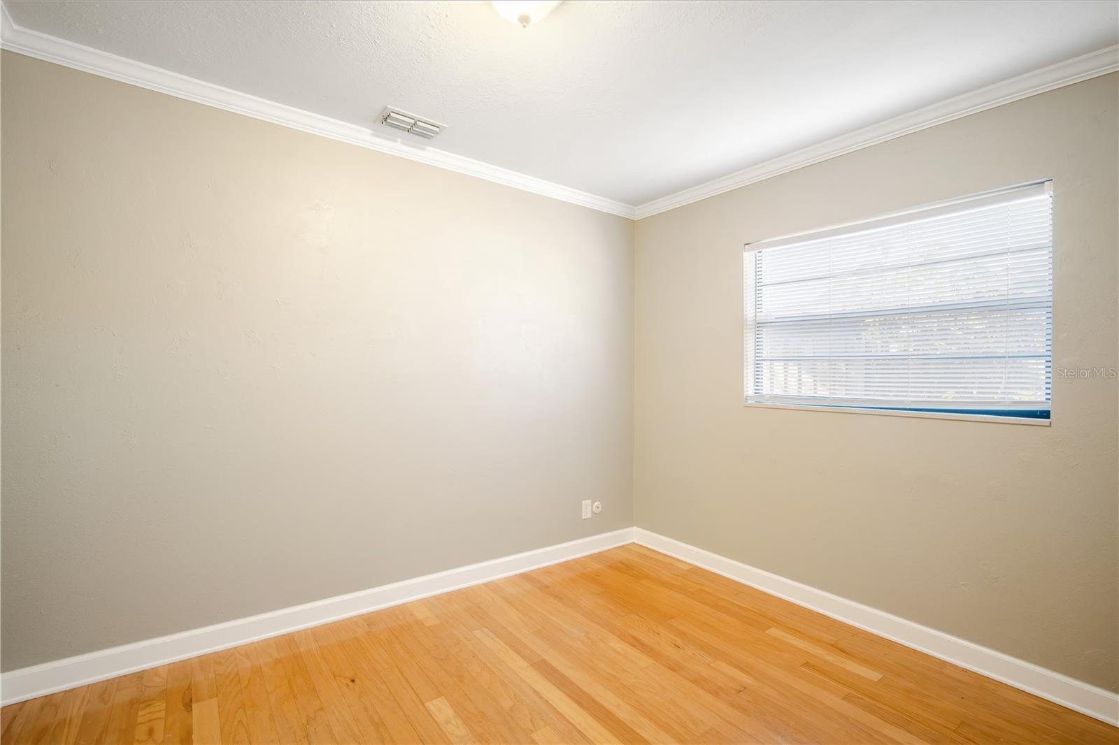 Image 18 of 24 For 3909 Iowa Avenue