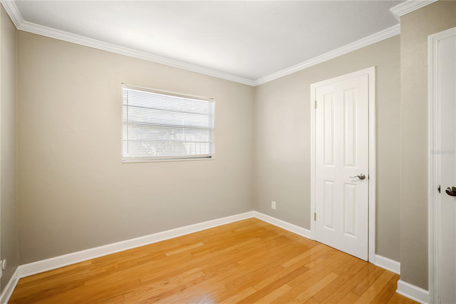 Image 19 of 24 For 3909 Iowa Avenue