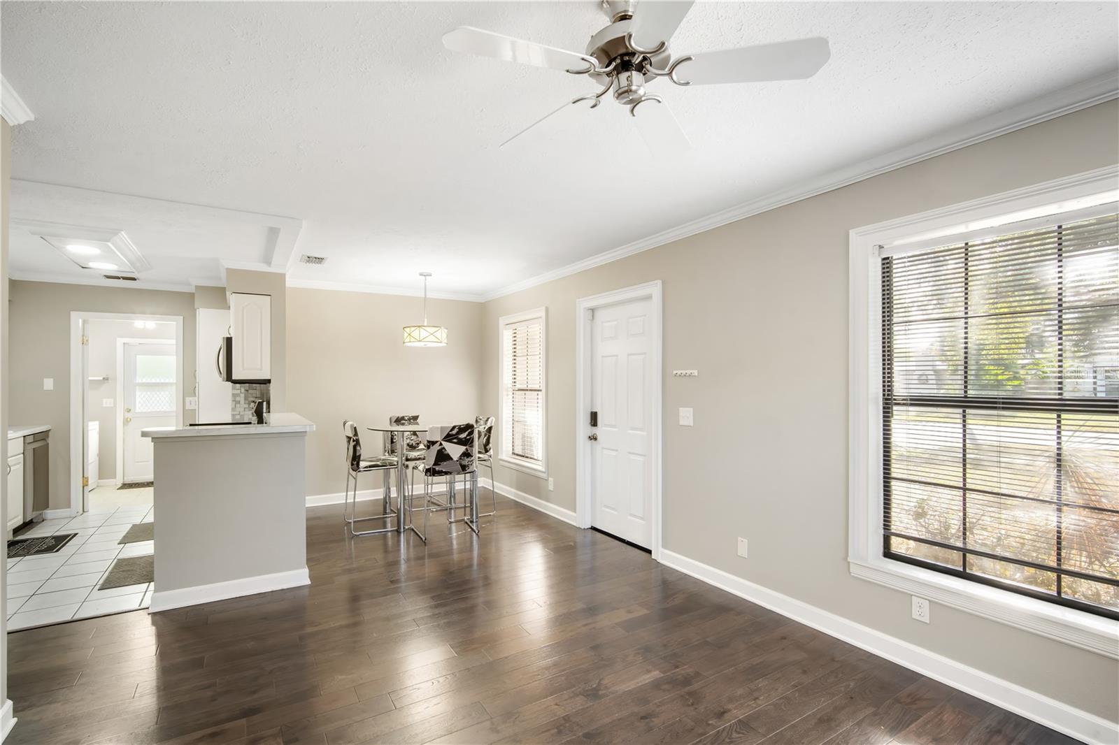 Image 6 of 24 For 3909 Iowa Avenue