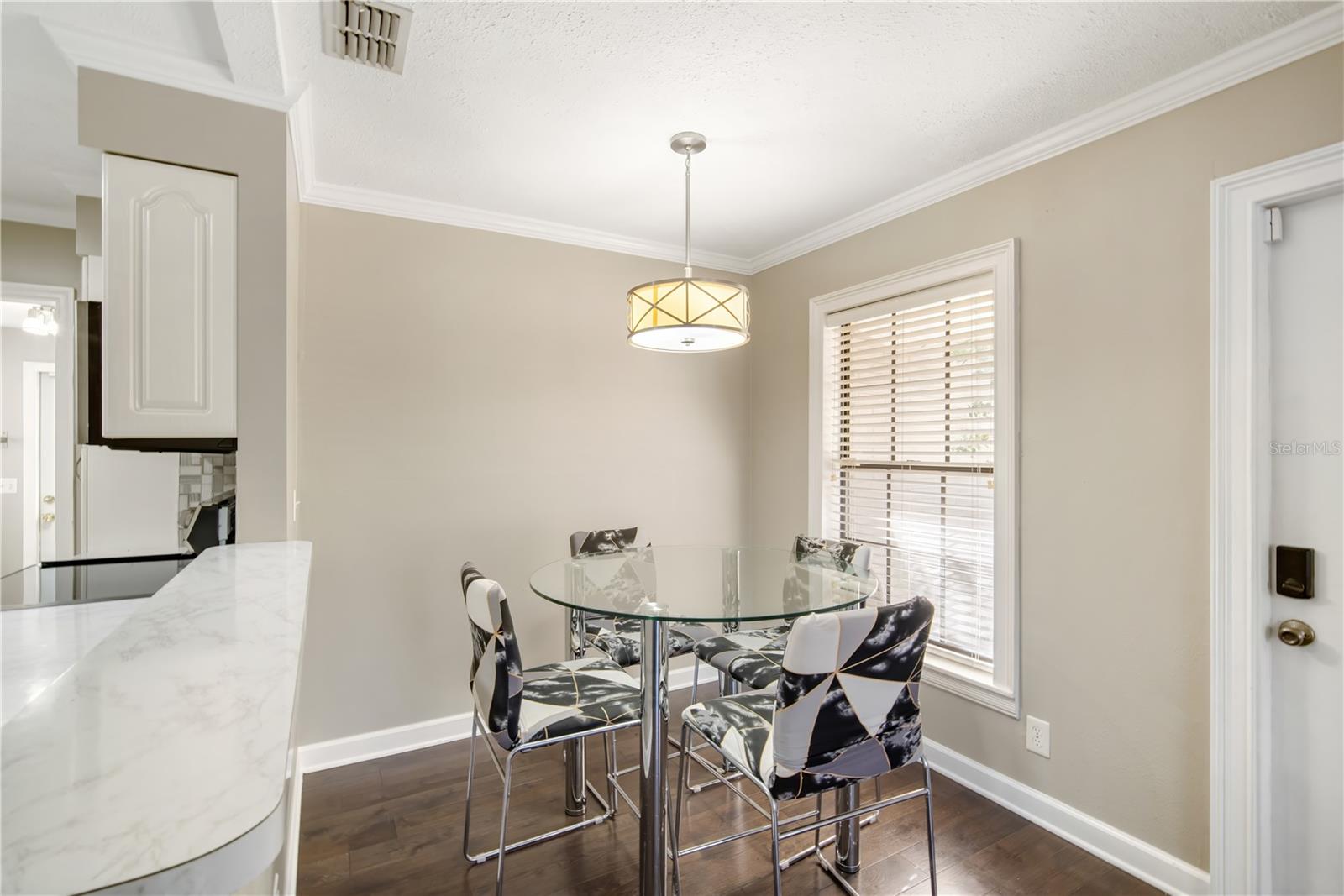 Image 7 of 24 For 3909 Iowa Avenue