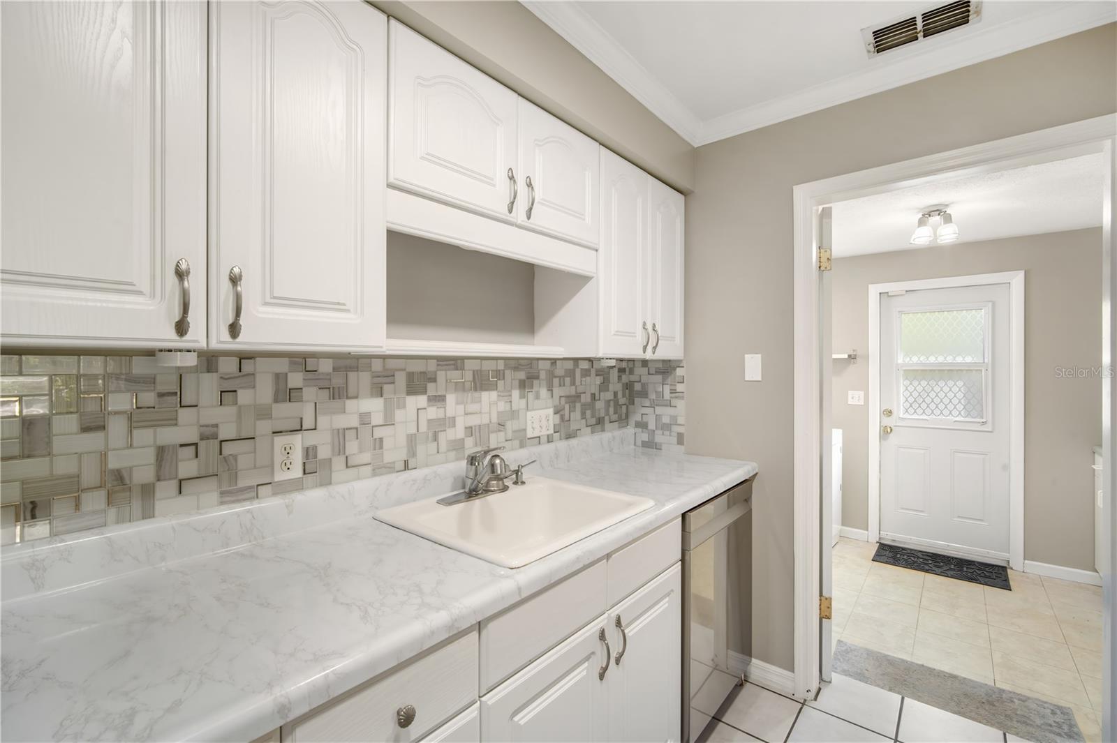 Image 9 of 24 For 3909 Iowa Avenue