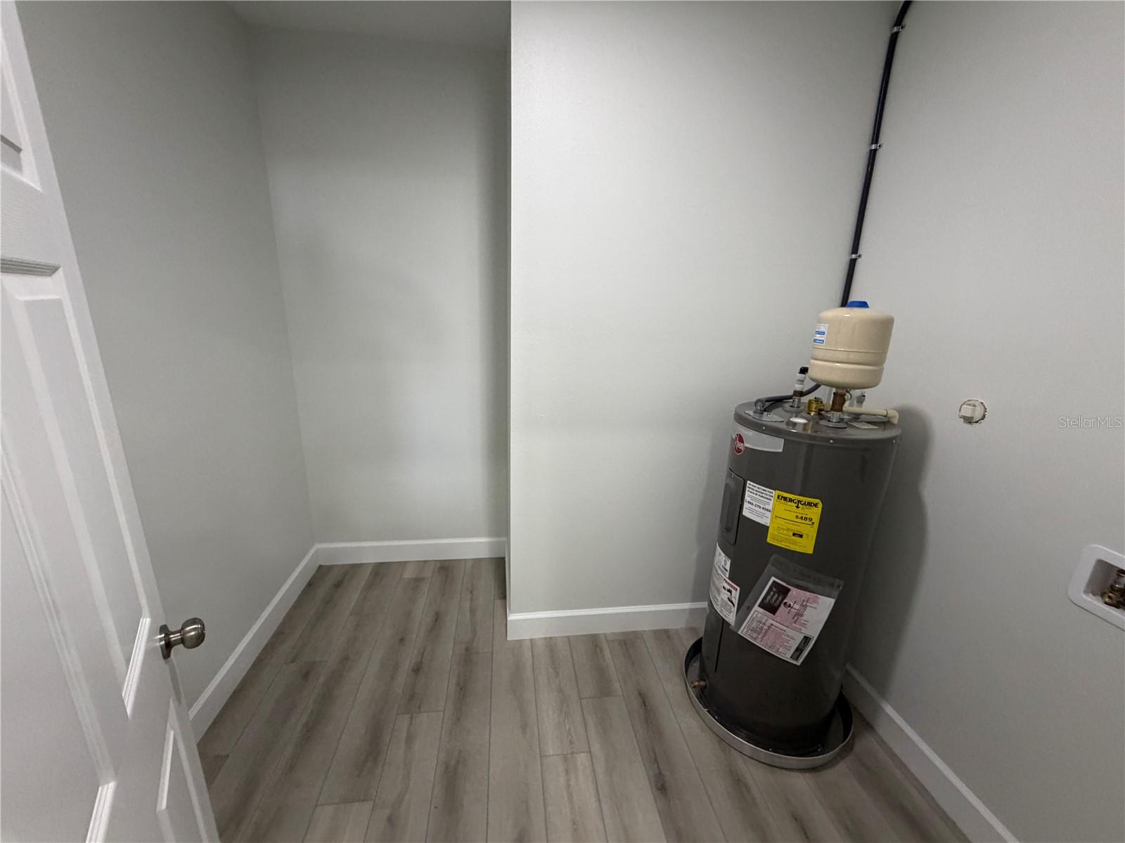 Image 19 of 35 For 13117 4th Street E