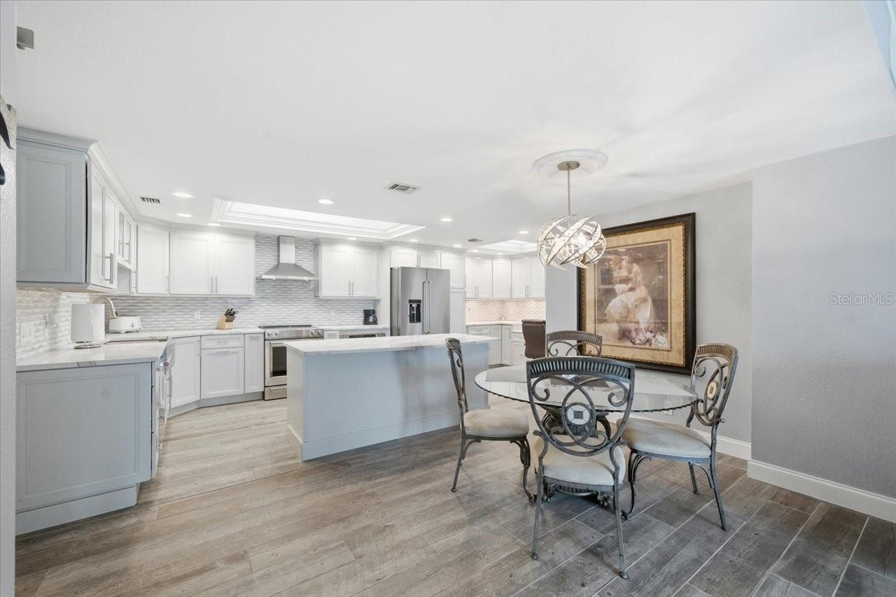 Image 12 of 55 For 1501 Gulf Boulevard 308