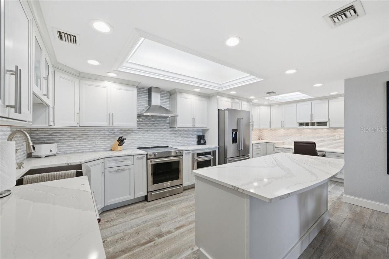 Image 13 of 55 For 1501 Gulf Boulevard 308