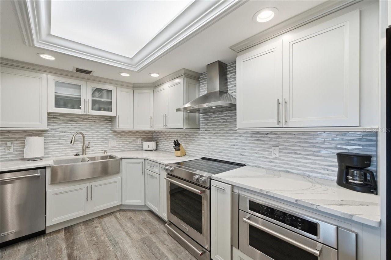 Image 16 of 55 For 1501 Gulf Boulevard 308