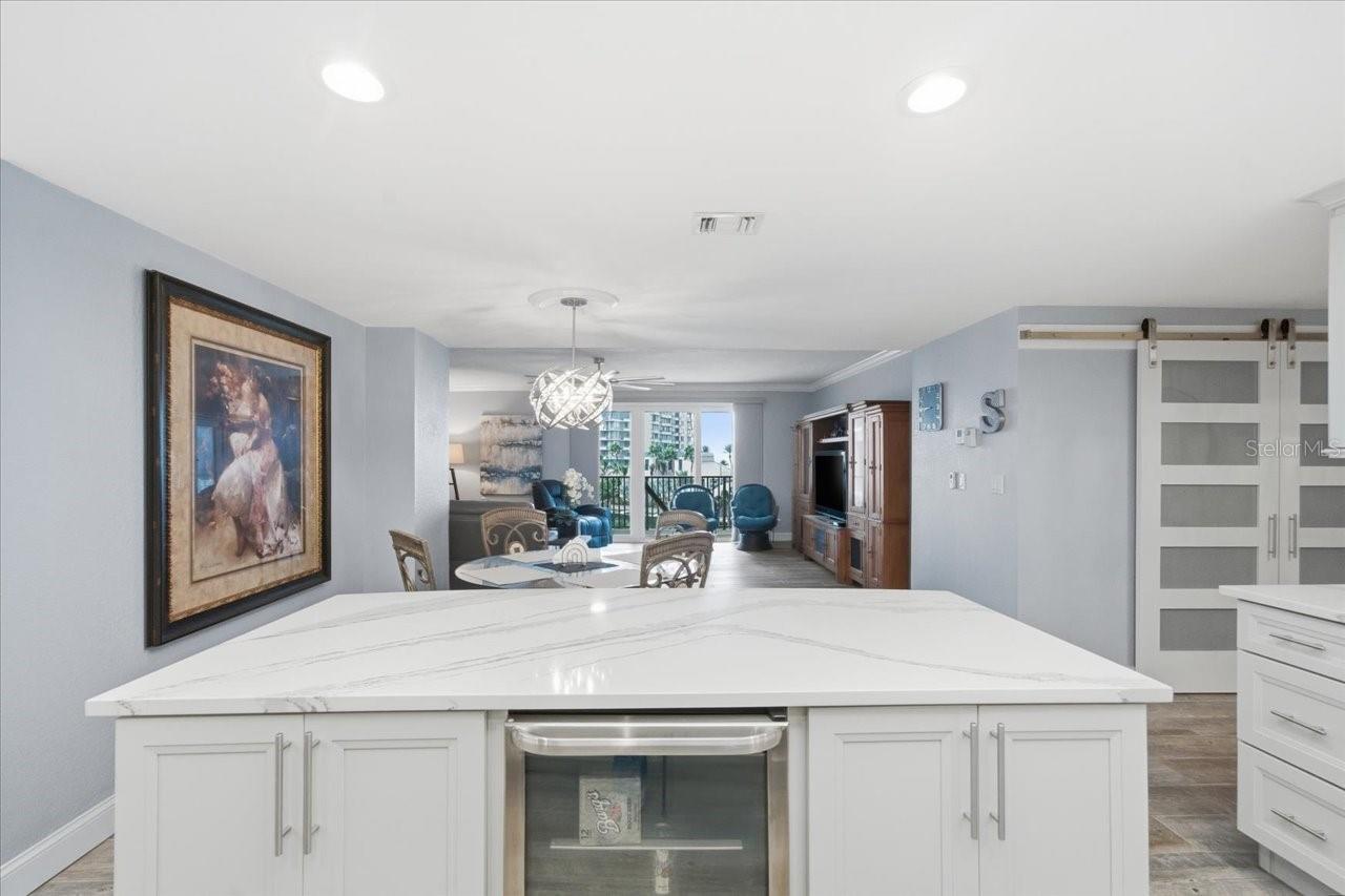 Image 20 of 55 For 1501 Gulf Boulevard 308