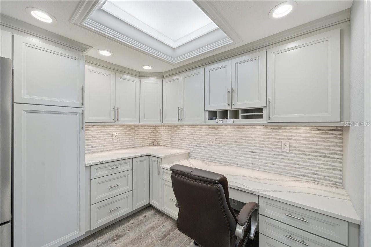 Image 21 of 55 For 1501 Gulf Boulevard 308