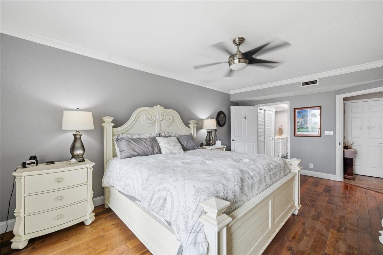 Image 28 of 55 For 1501 Gulf Boulevard 308