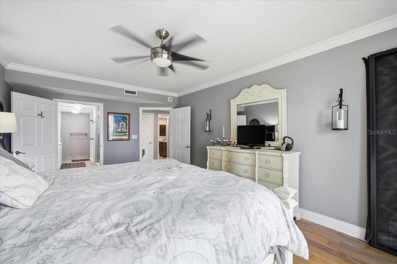 Image 29 of 55 For 1501 Gulf Boulevard 308