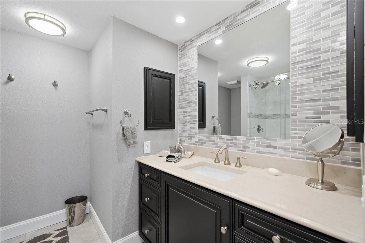 Image 37 of 55 For 1501 Gulf Boulevard 308