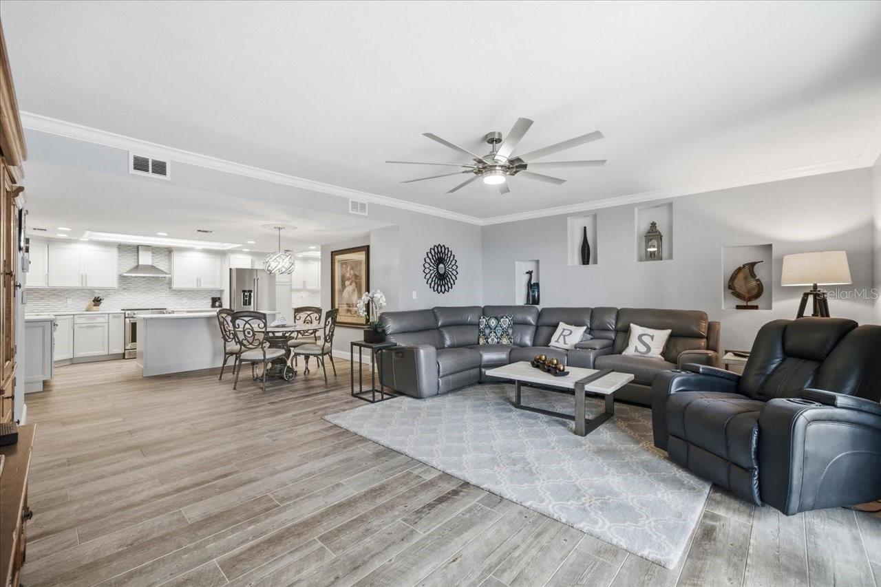 Image 7 of 55 For 1501 Gulf Boulevard 308