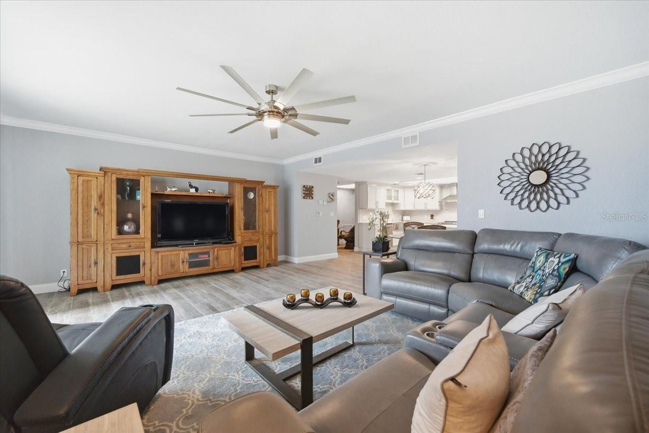 Image 8 of 55 For 1501 Gulf Boulevard 308