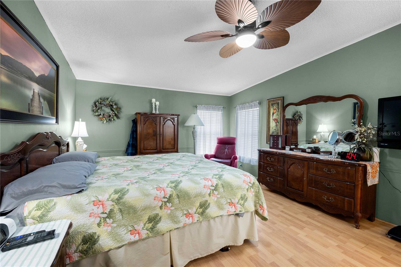 Image 18 of 56 For 5522 Mandan Street