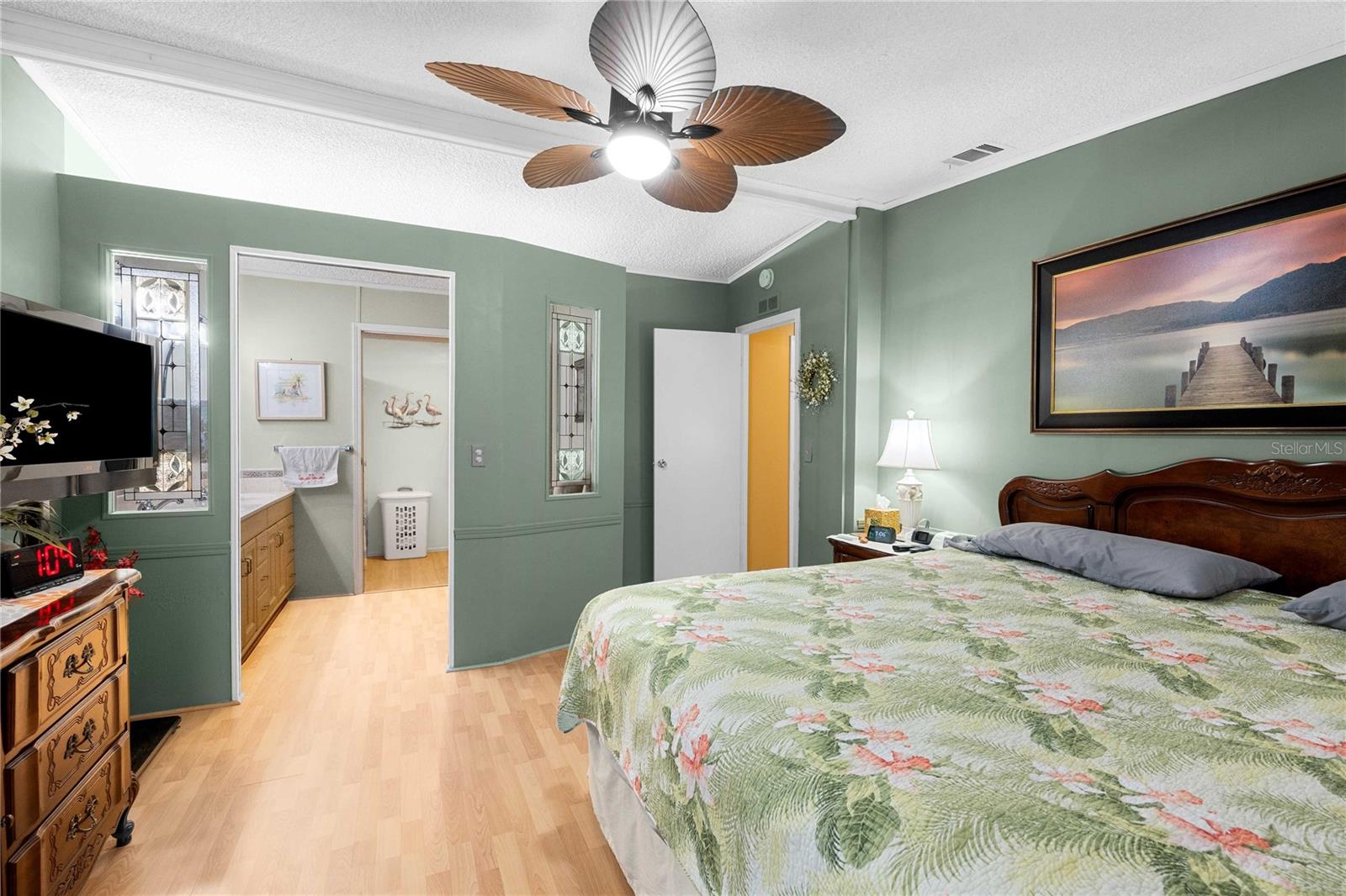 Image 19 of 56 For 5522 Mandan Street