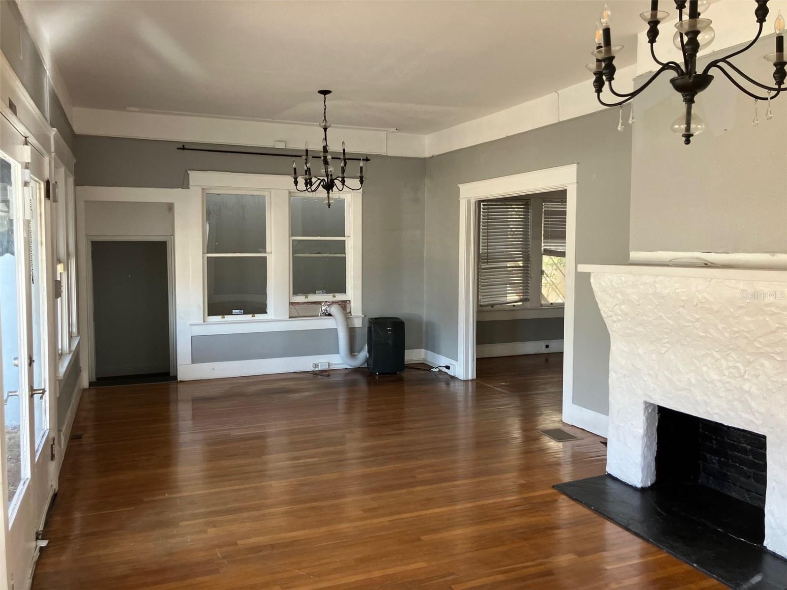 Image 2 of 9 For 2714 Macdill Avenue