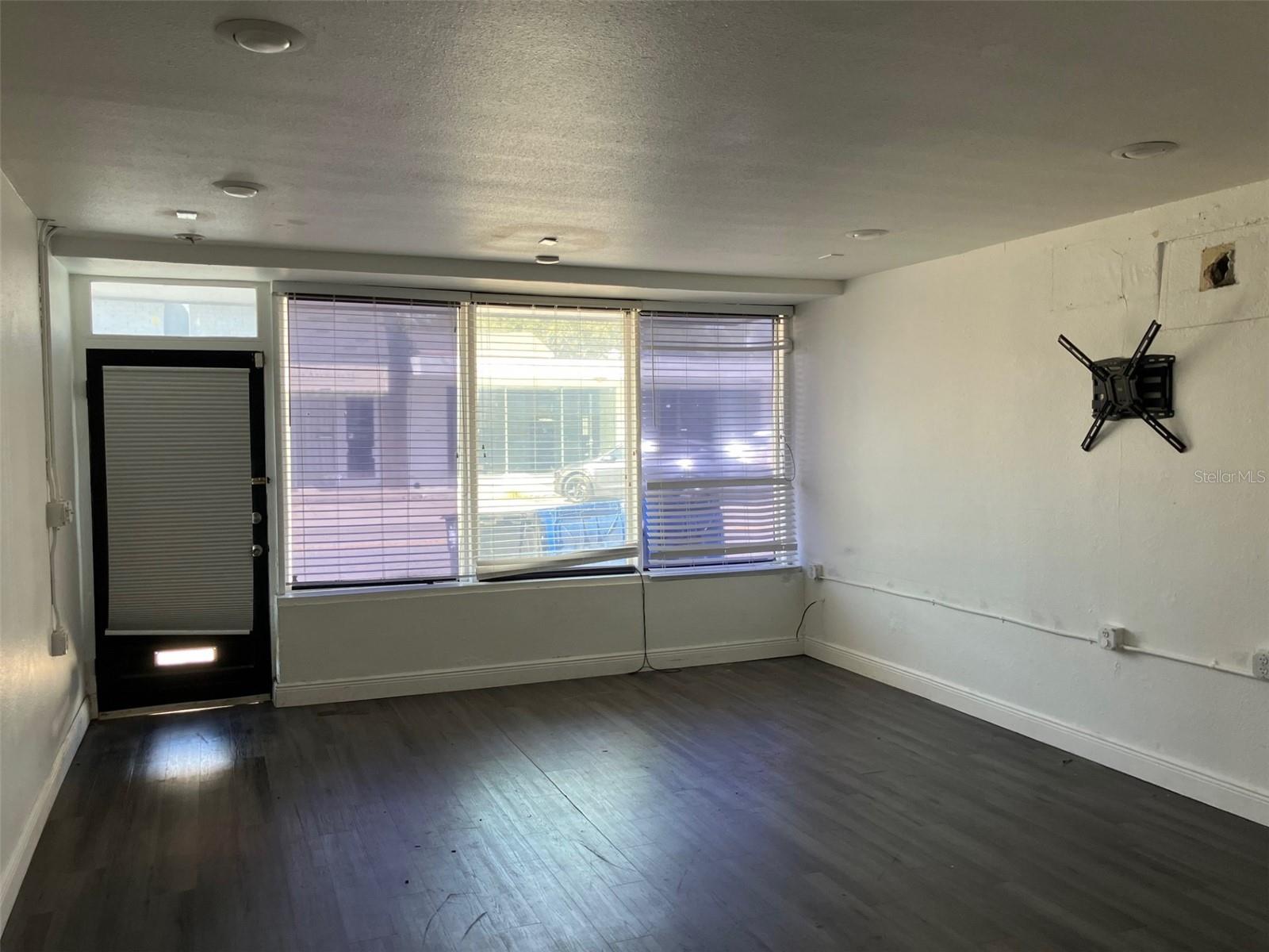 Image 4 of 9 For 2714 Macdill Avenue