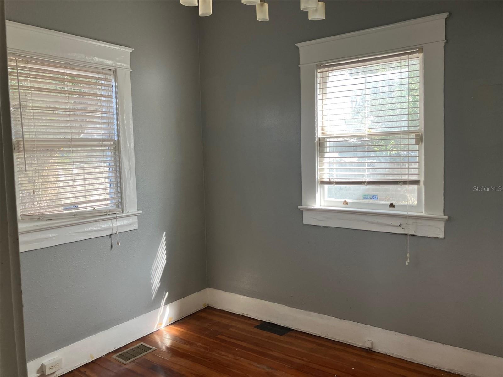 Image 6 of 9 For 2714 Macdill Avenue