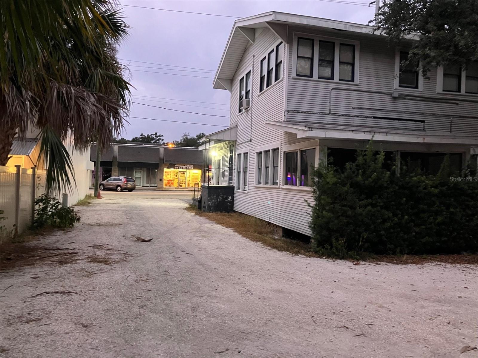 Image 8 of 9 For 2714 Macdill Avenue