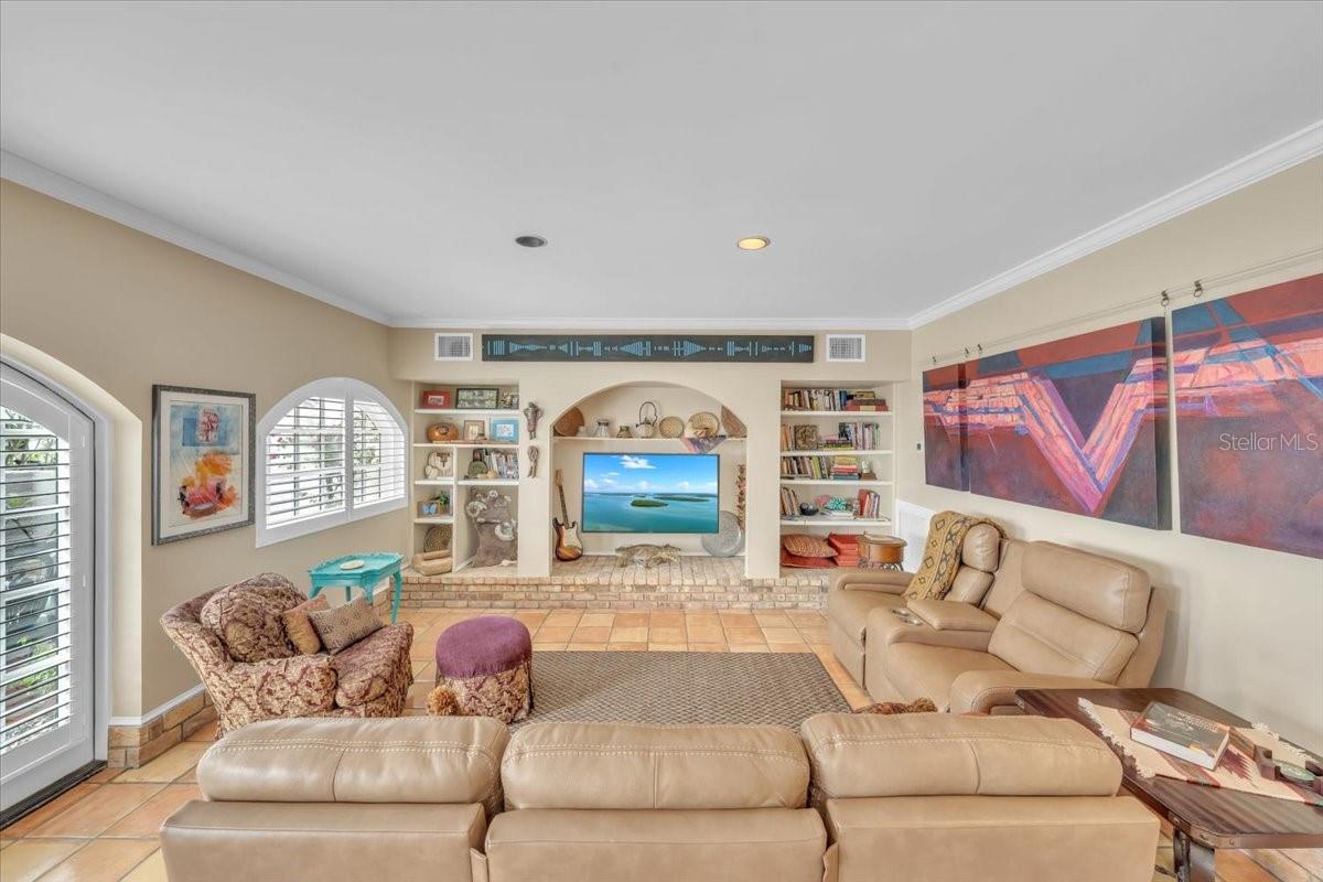 Image 11 of 76 For 6212 Bayshore Boulevard K