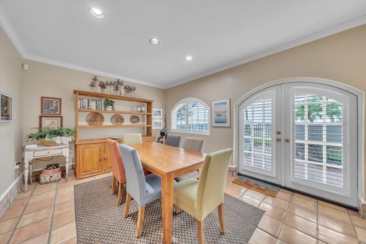 Image 13 of 76 For 6212 Bayshore Boulevard K