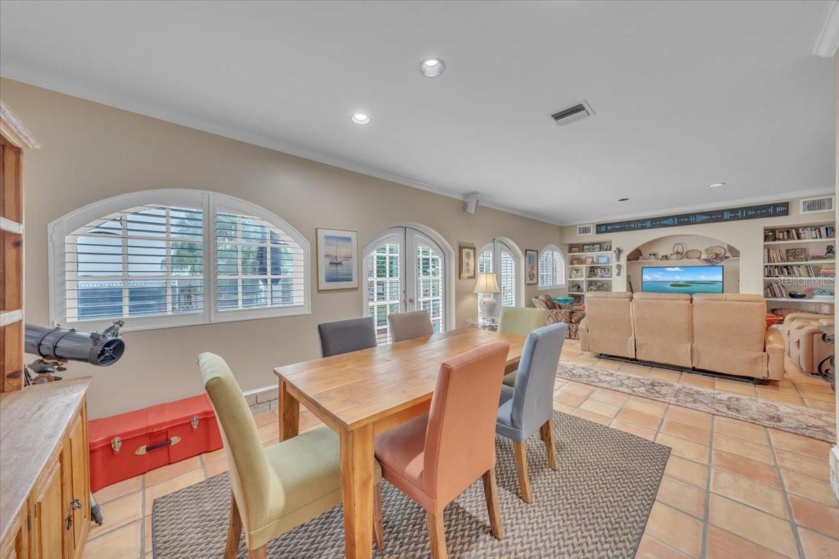 Image 17 of 76 For 6212 Bayshore Boulevard K