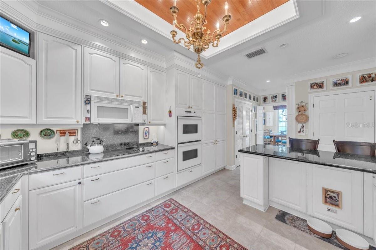 Image 23 of 76 For 6212 Bayshore Boulevard K