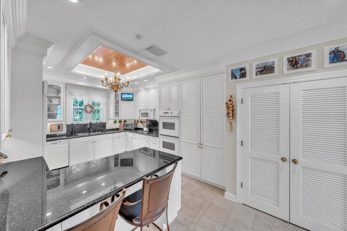 Image 25 of 76 For 6212 Bayshore Boulevard K