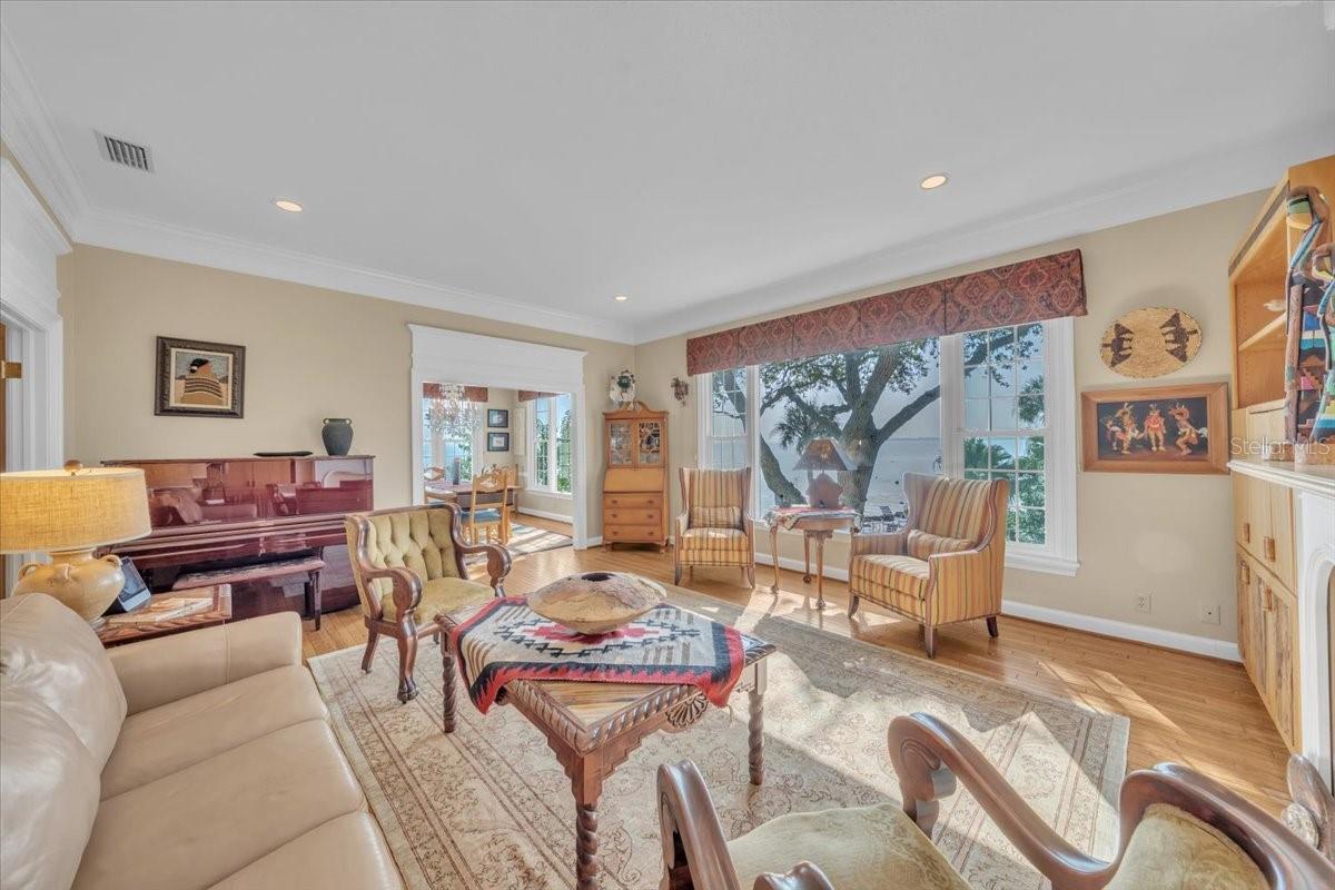 Image 33 of 76 For 6212 Bayshore Boulevard K