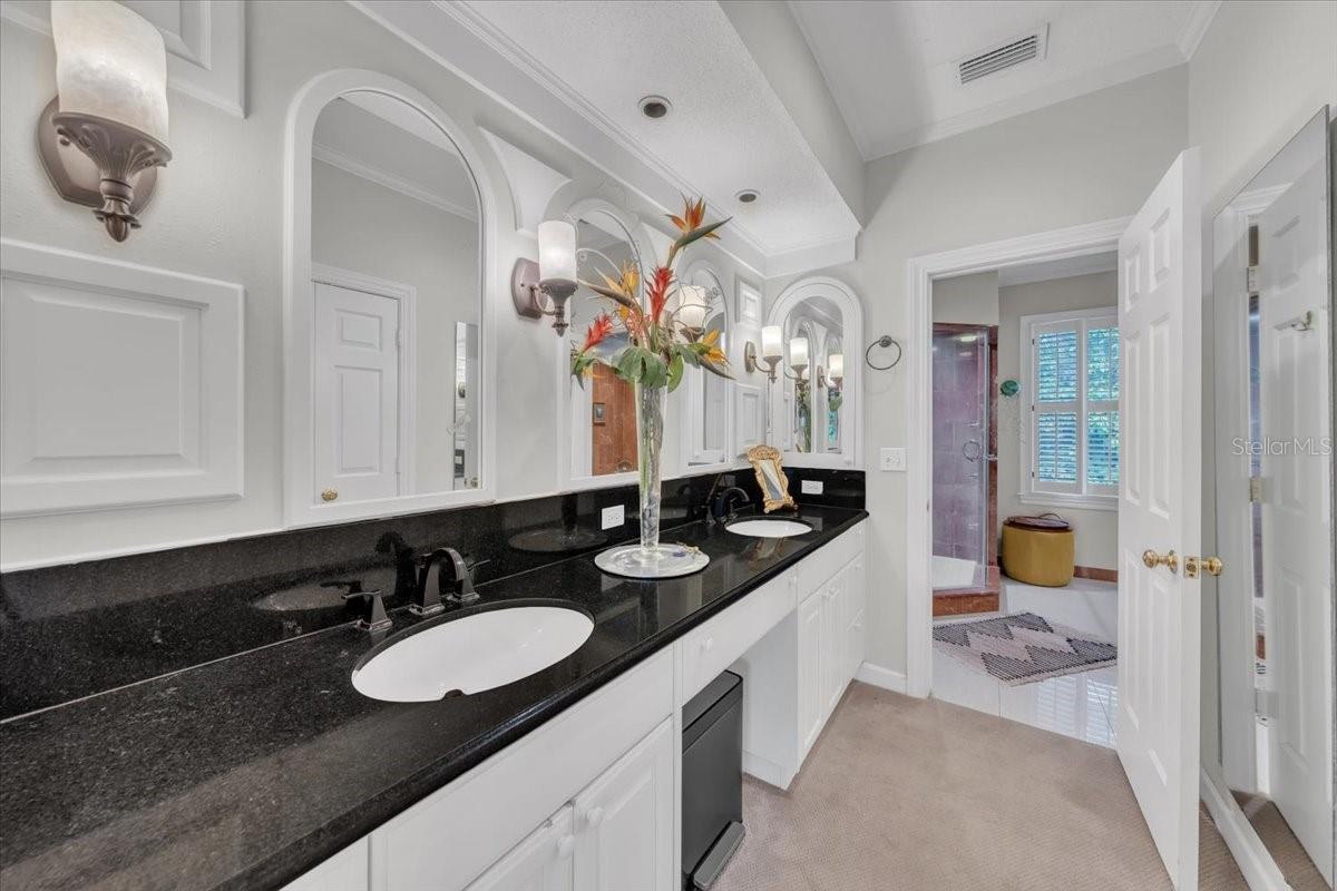 Image 44 of 76 For 6212 Bayshore Boulevard K