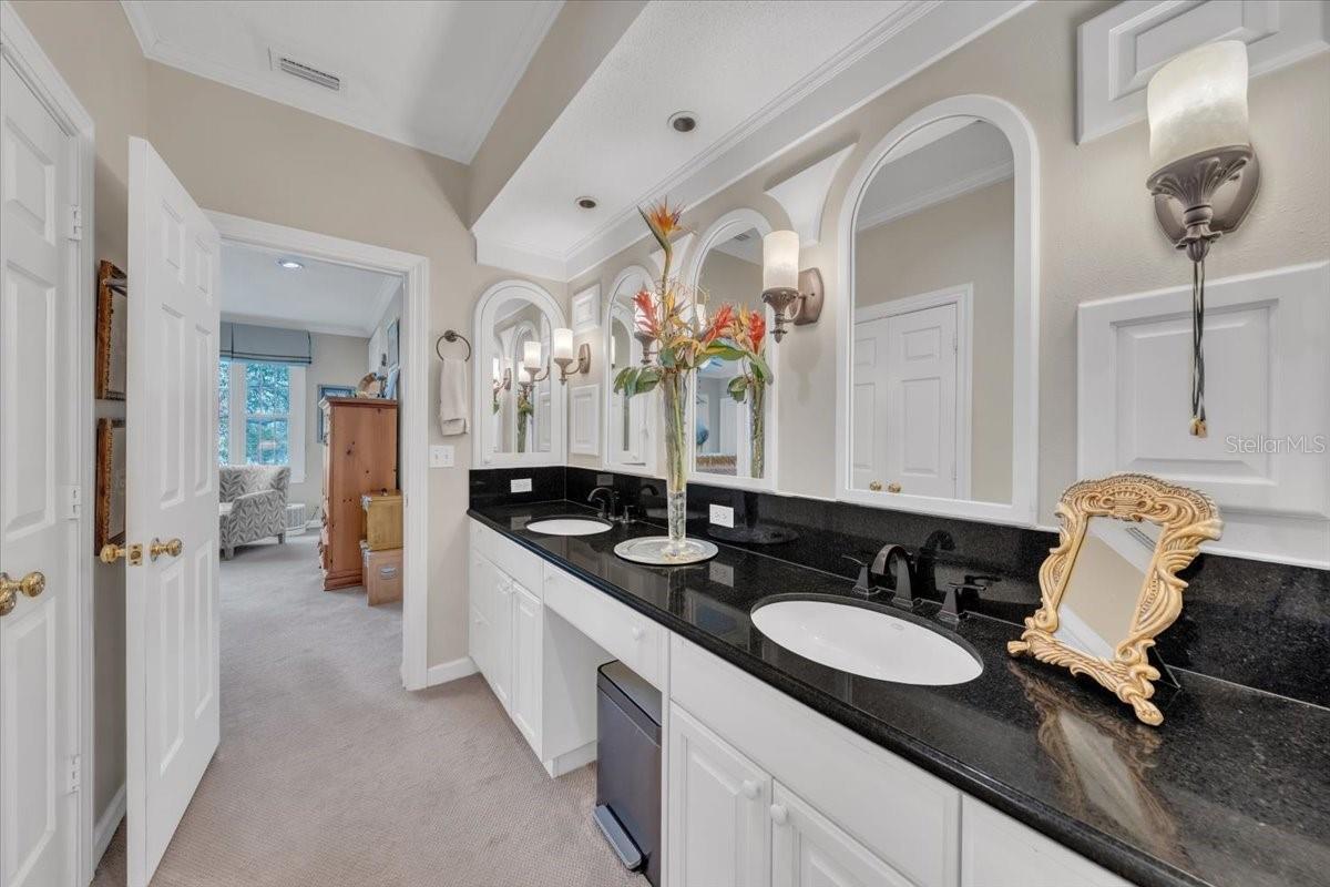 Image 45 of 76 For 6212 Bayshore Boulevard K