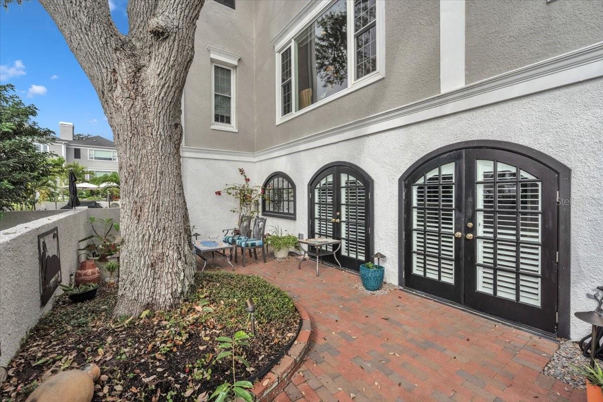 Image 56 of 76 For 6212 Bayshore Boulevard K