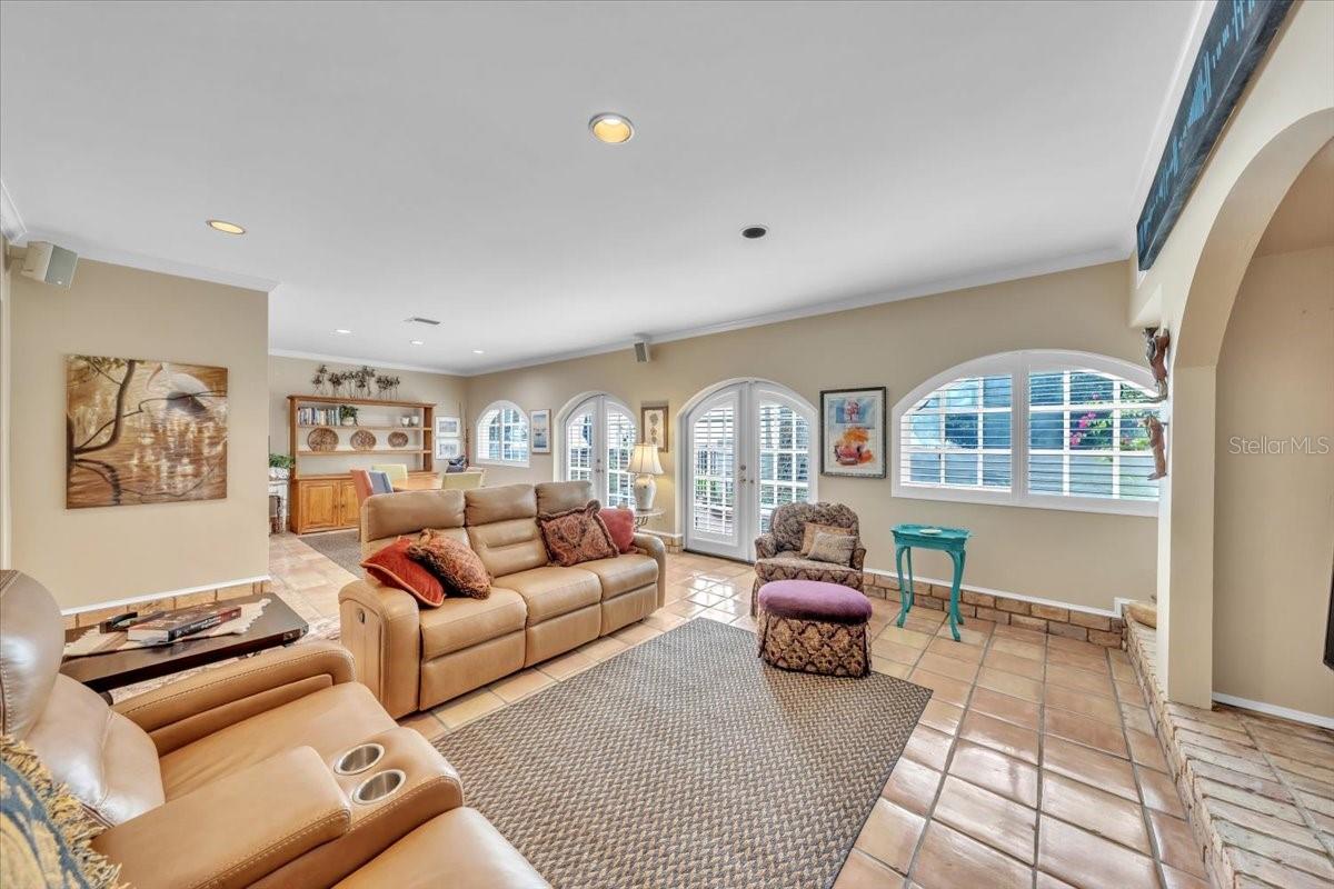 Image 8 of 76 For 6212 Bayshore Boulevard K