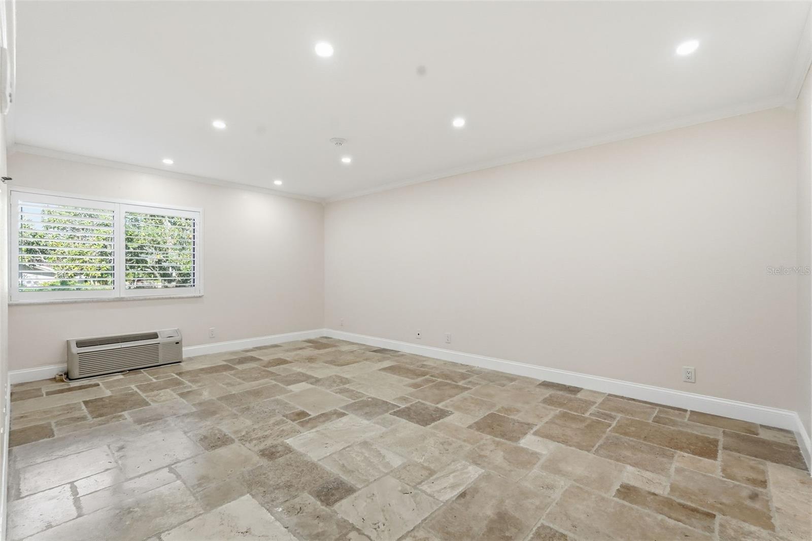 Image 13 of 35 For 36750 Us Highway 19 N 5-202