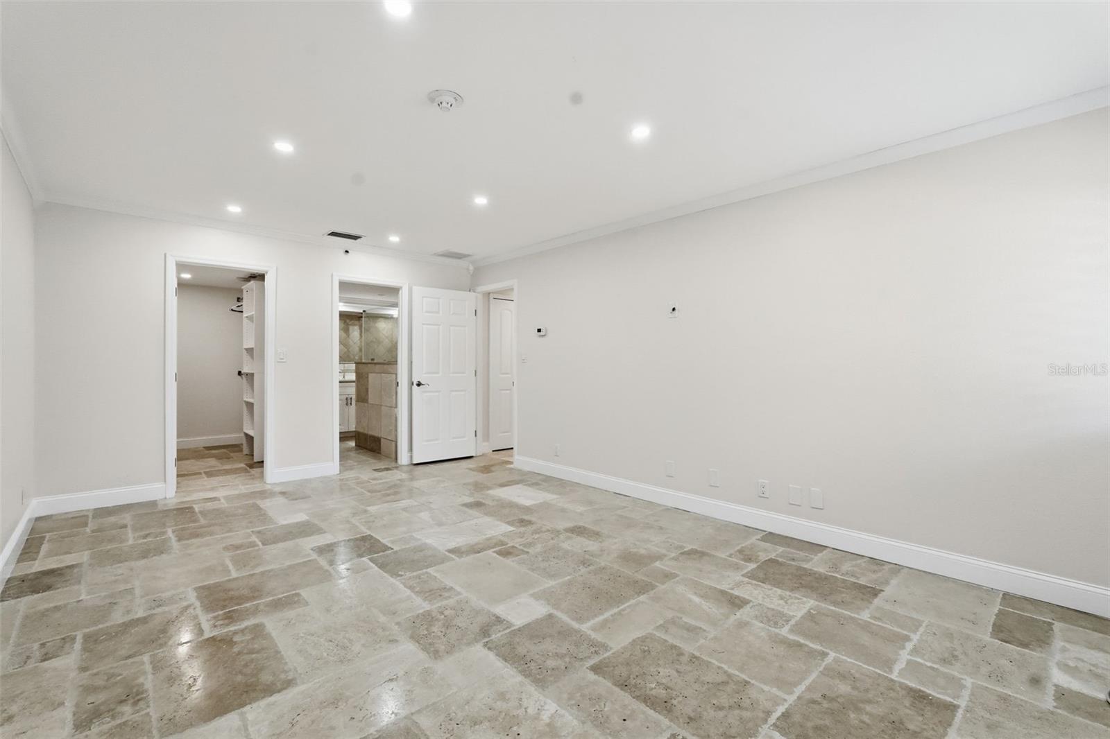 Image 14 of 35 For 36750 Us Highway 19 N 5-202