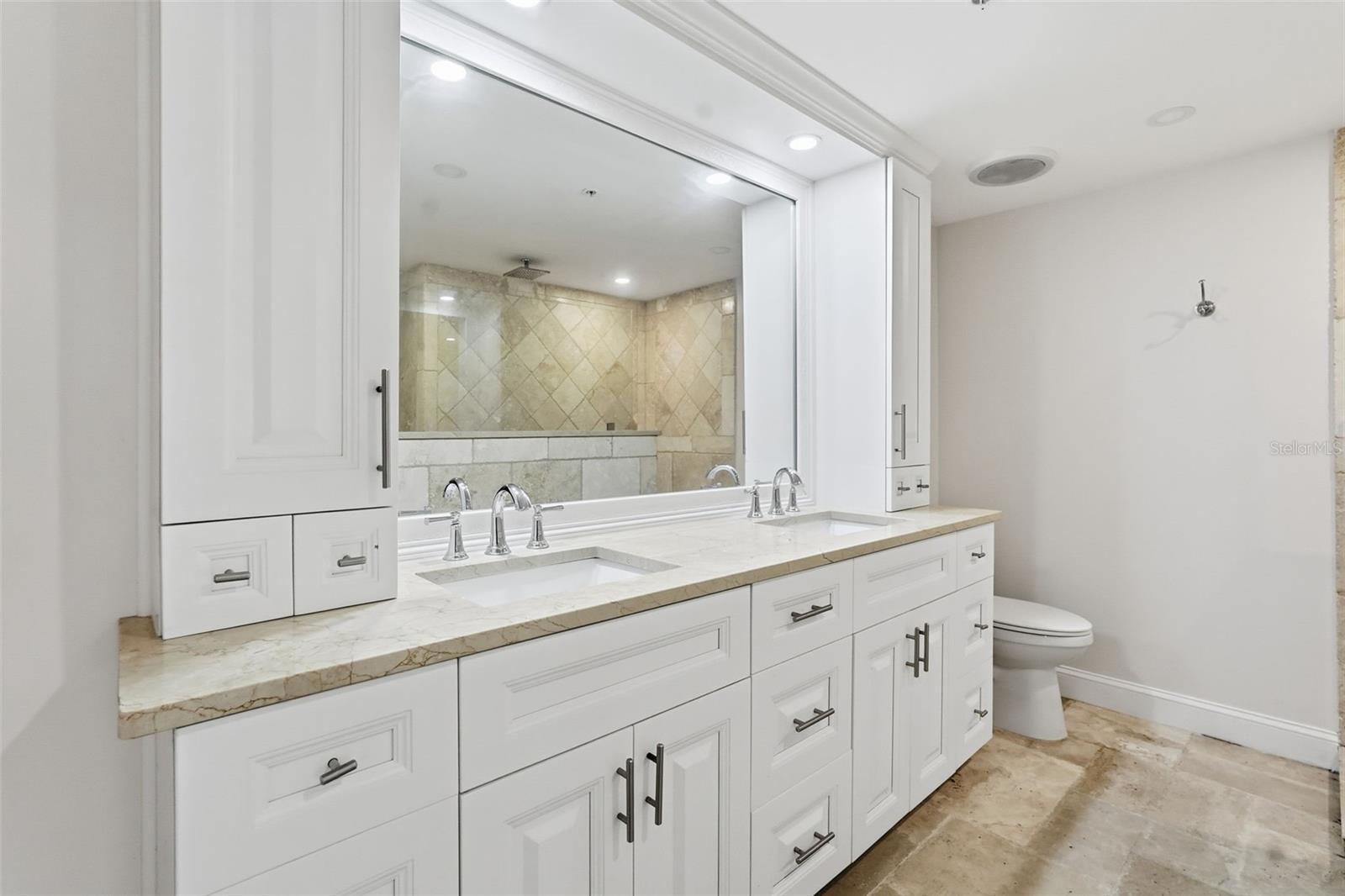 Image 16 of 35 For 36750 Us Highway 19 N 5-202