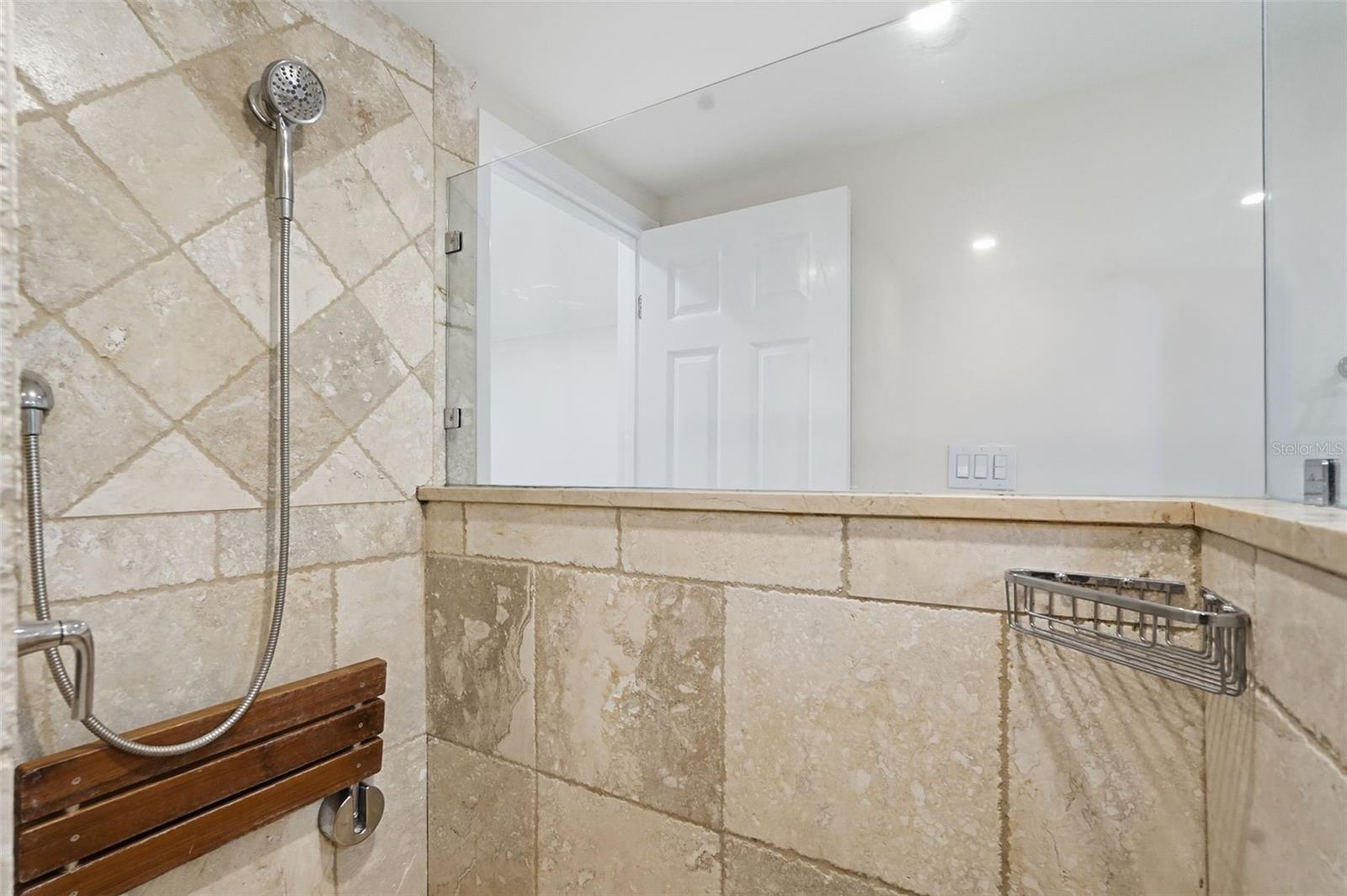 Image 17 of 35 For 36750 Us Highway 19 N 5-202