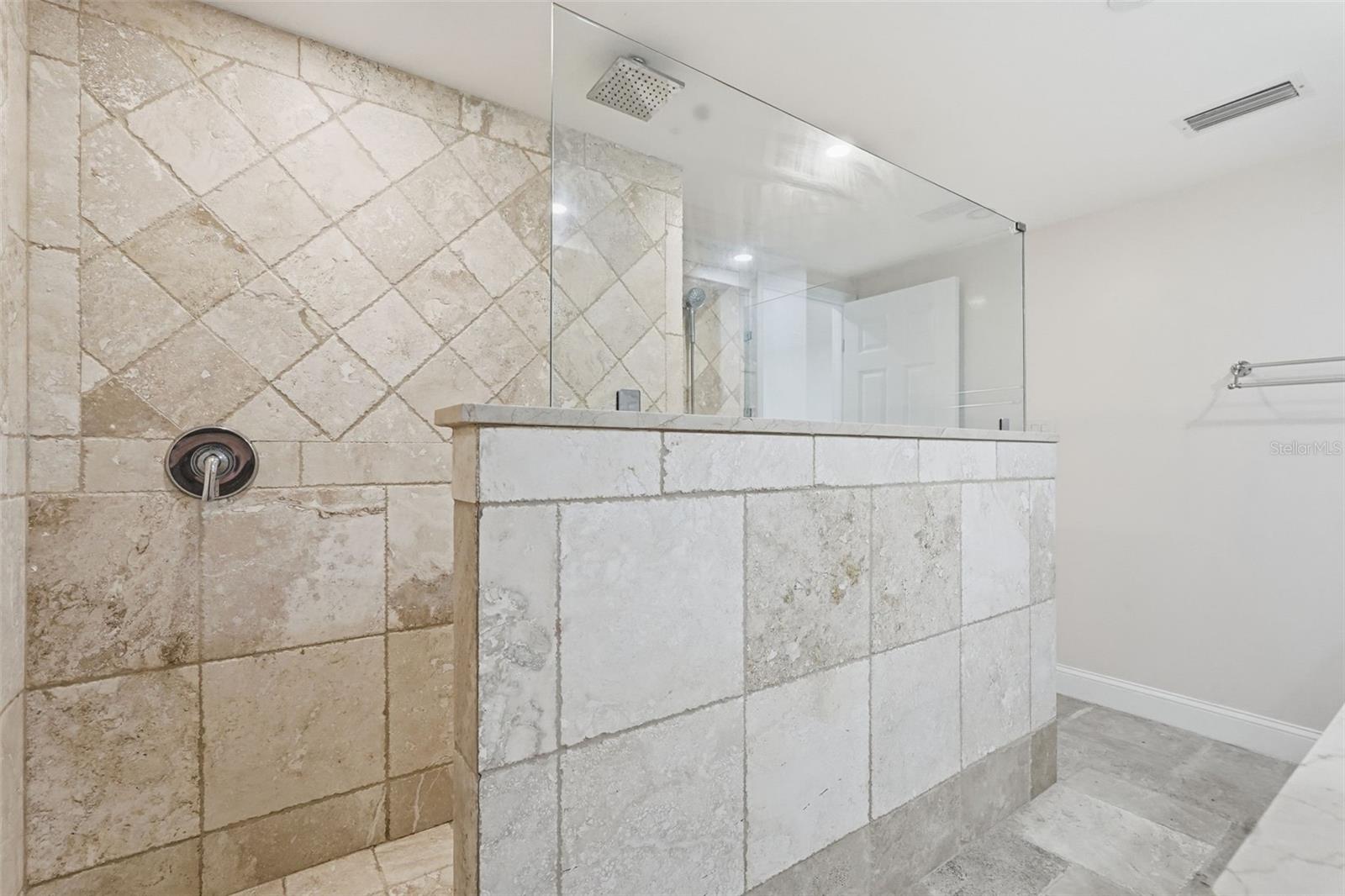 Image 18 of 35 For 36750 Us Highway 19 N 5-202