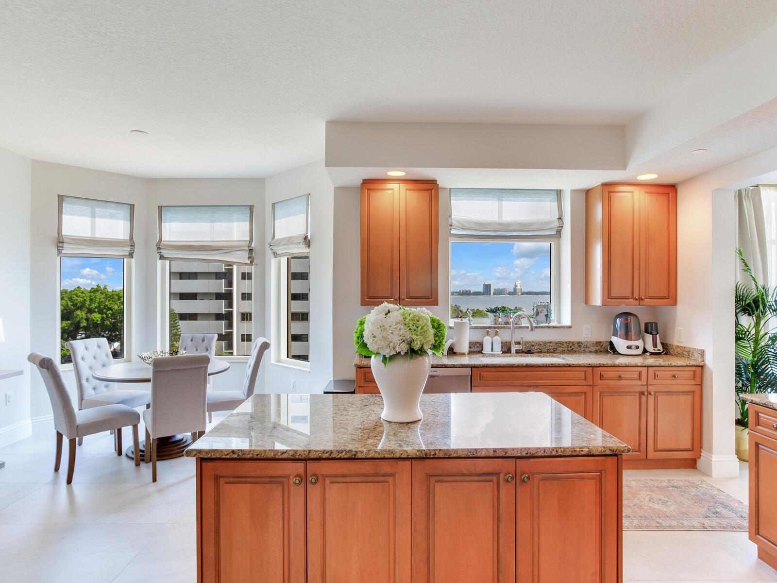 Image 24 of 99 For 4201 Bayshore Boulevard 604