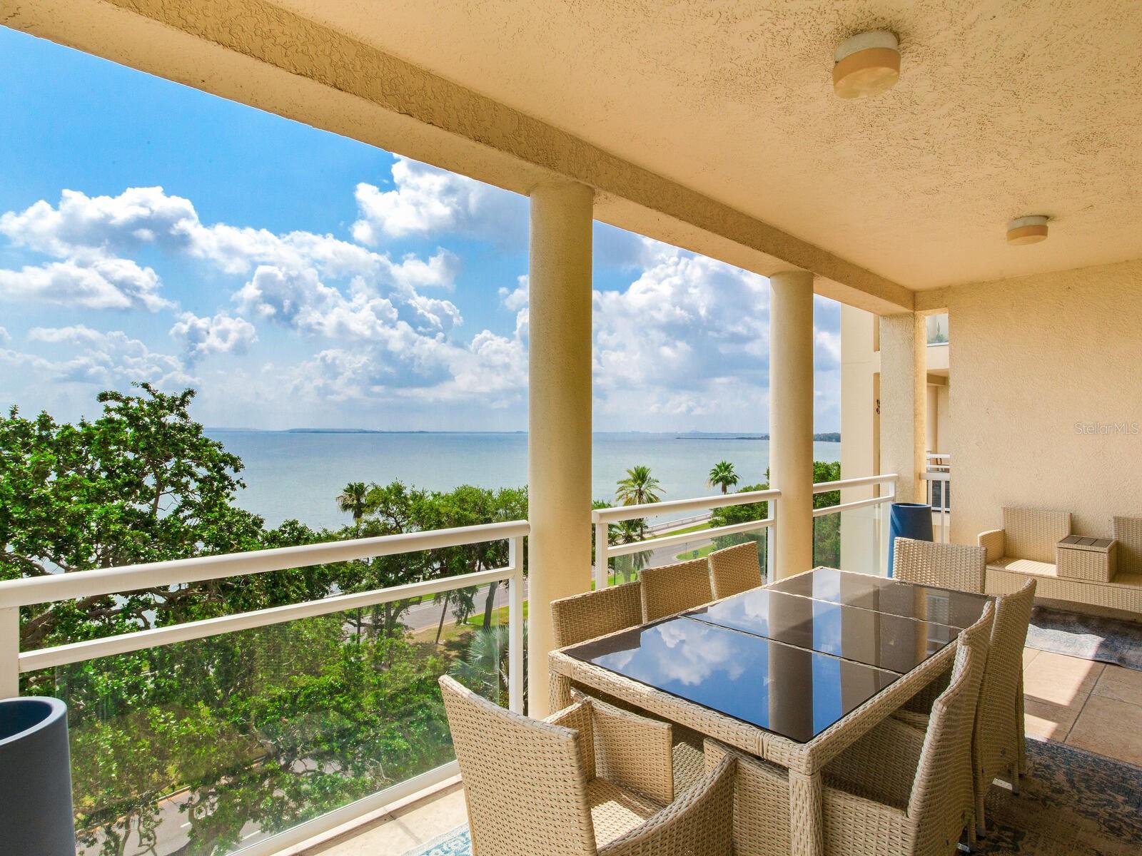 Image 33 of 99 For 4201 Bayshore Boulevard 604