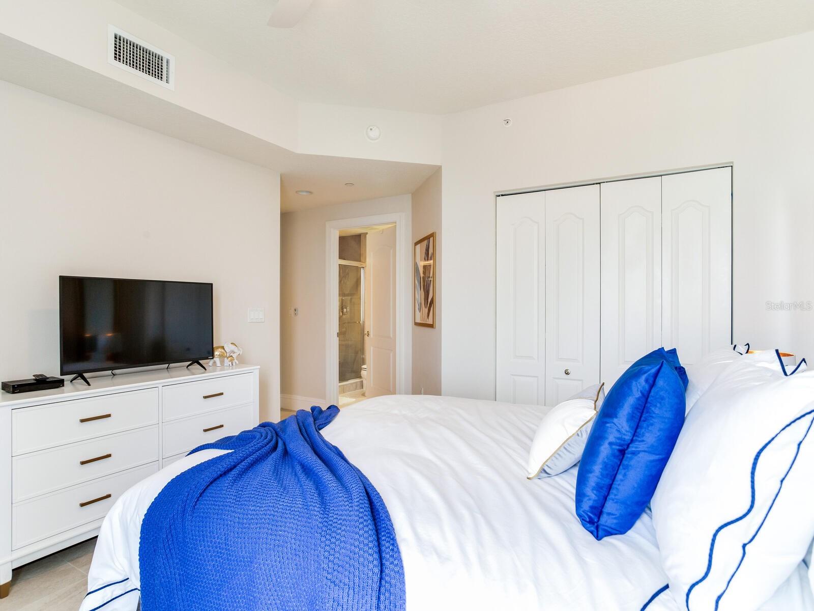 Image 54 of 99 For 4201 Bayshore Boulevard 604