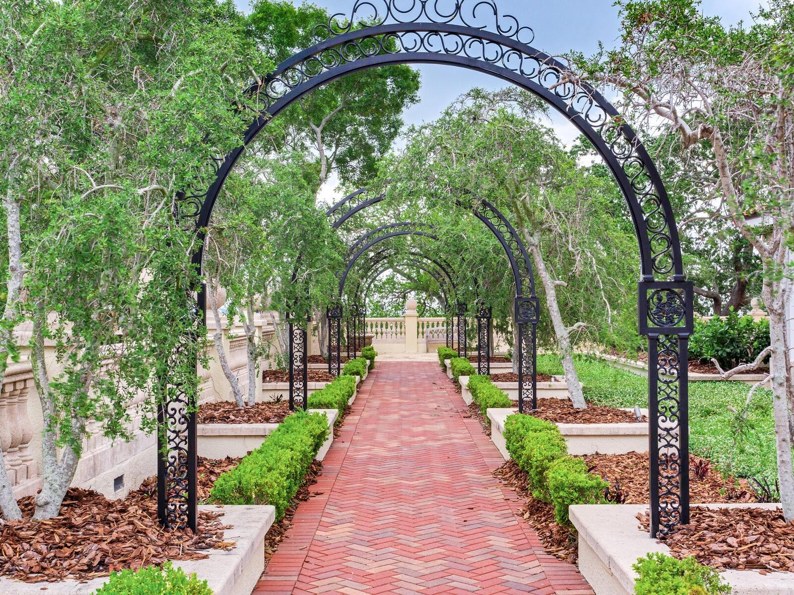 Image 79 of 99 For 4201 Bayshore Boulevard 604