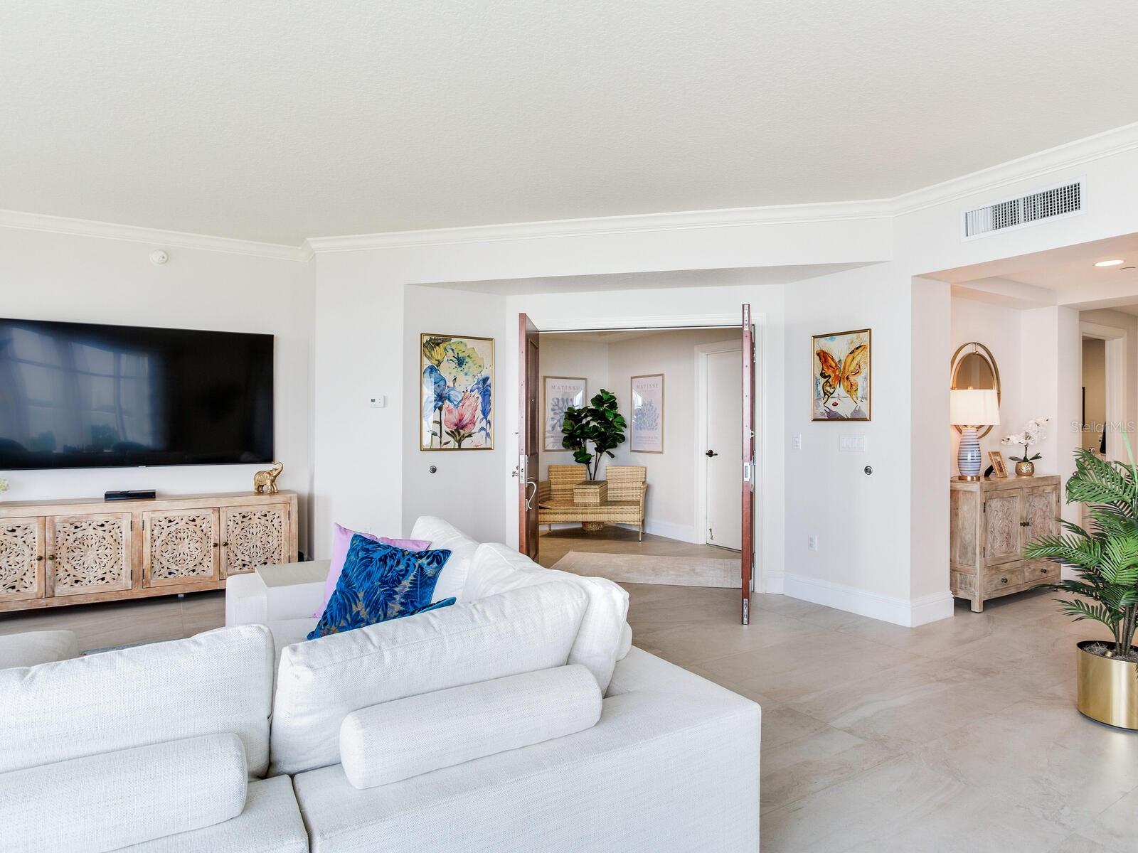 Image 9 of 99 For 4201 Bayshore Boulevard 604