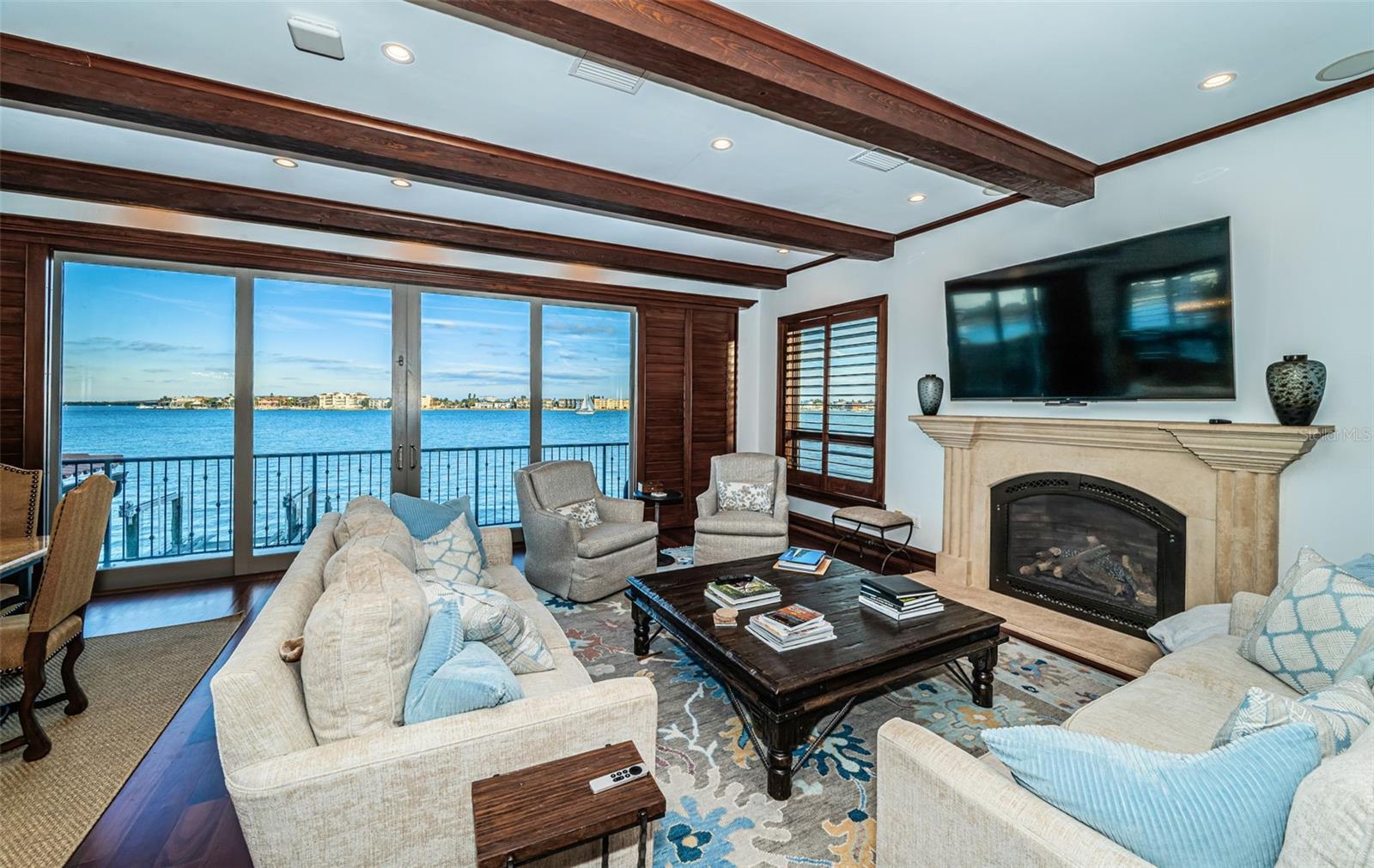 Listing photo id 11 for 1403 Pass A Grille Way