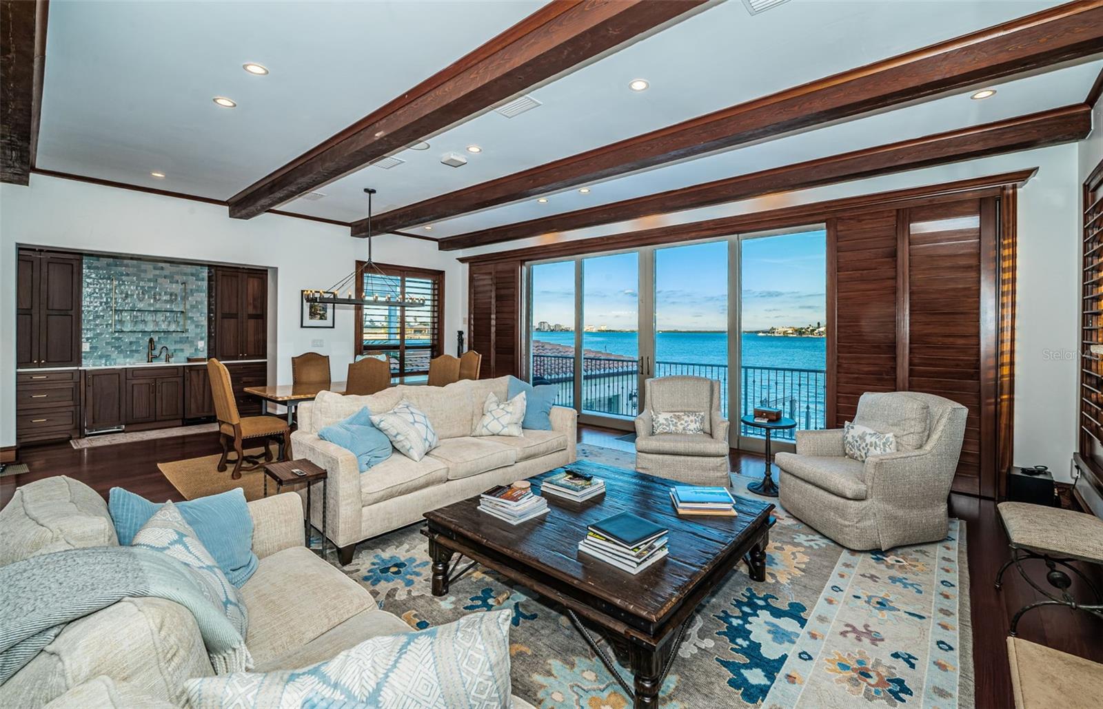 Listing photo id 12 for 1403 Pass A Grille Way