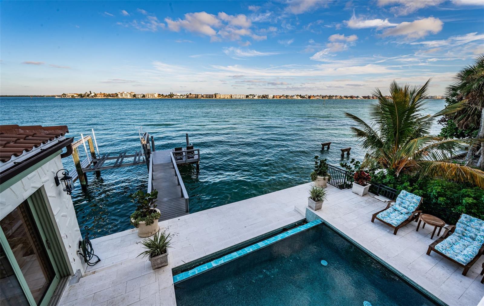 Listing photo id 18 for 1403 Pass A Grille Way