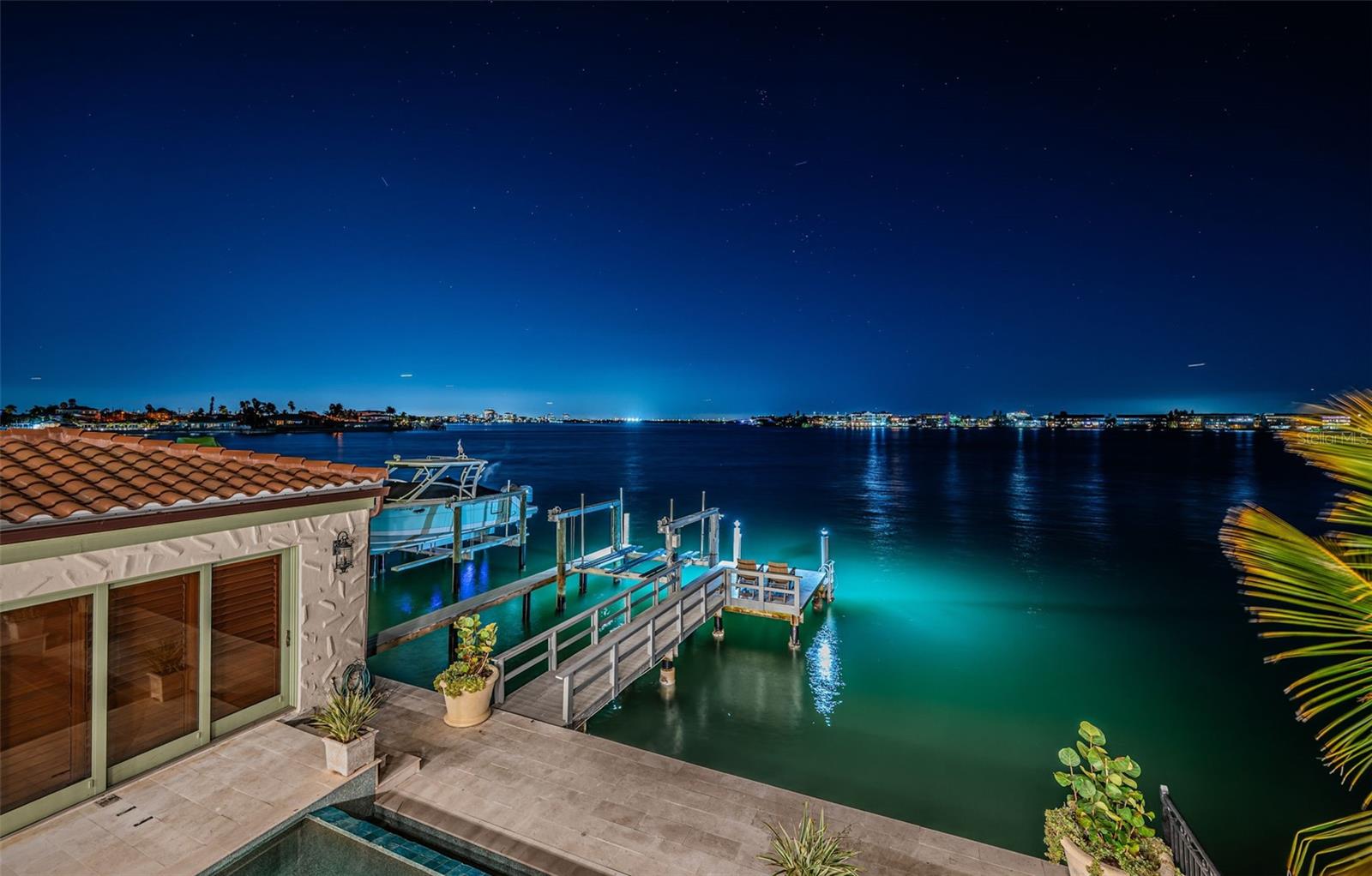 Listing photo id 21 for 1403 Pass A Grille Way