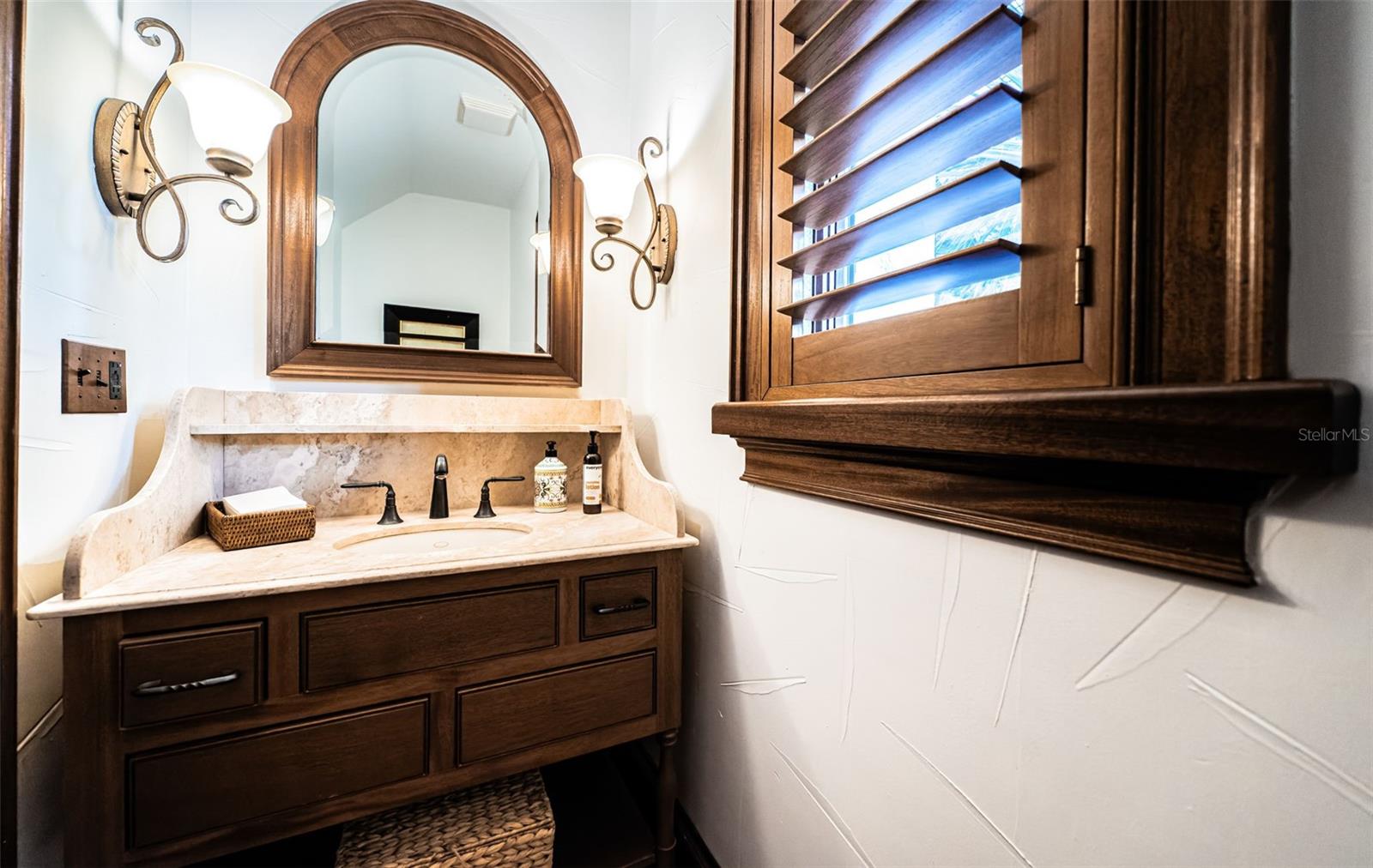 Listing photo id 29 for 1403 Pass A Grille Way