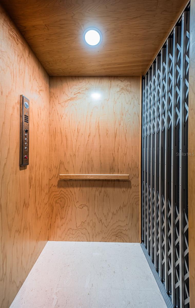 Listing photo id 47 for 1403 Pass A Grille Way