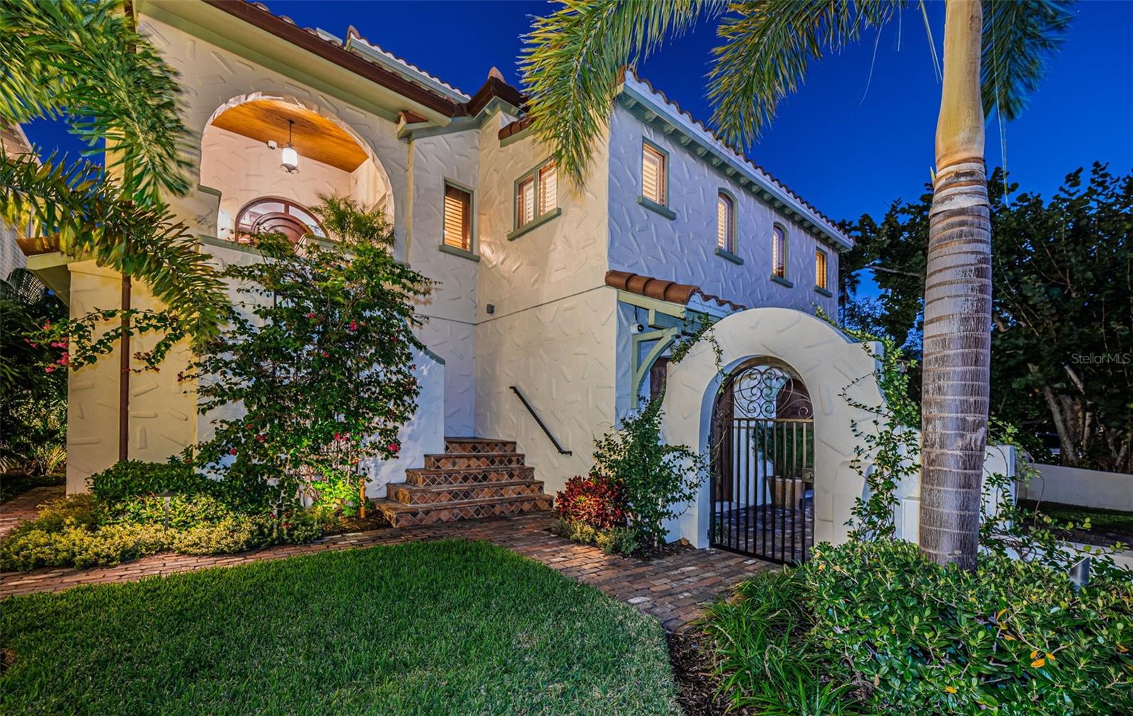 Listing photo id 5 for 1403 Pass A Grille Way