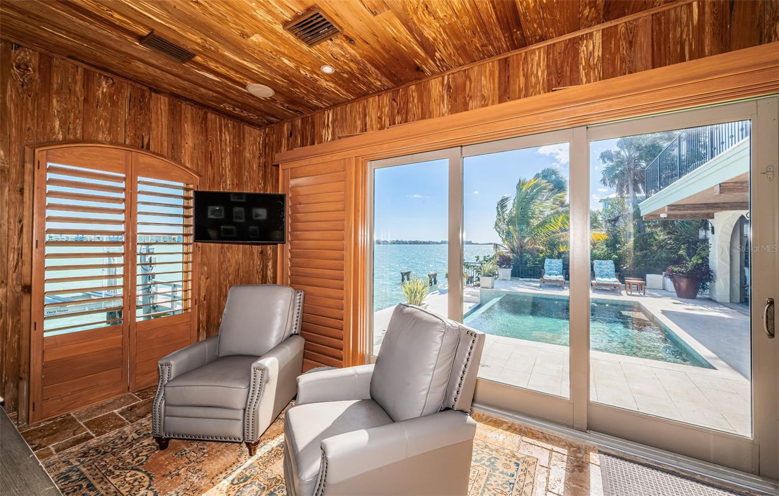 Listing photo id 76 for 1403 Pass A Grille Way